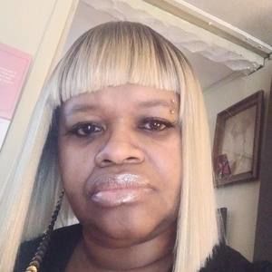 Meet your Posher, Desiree